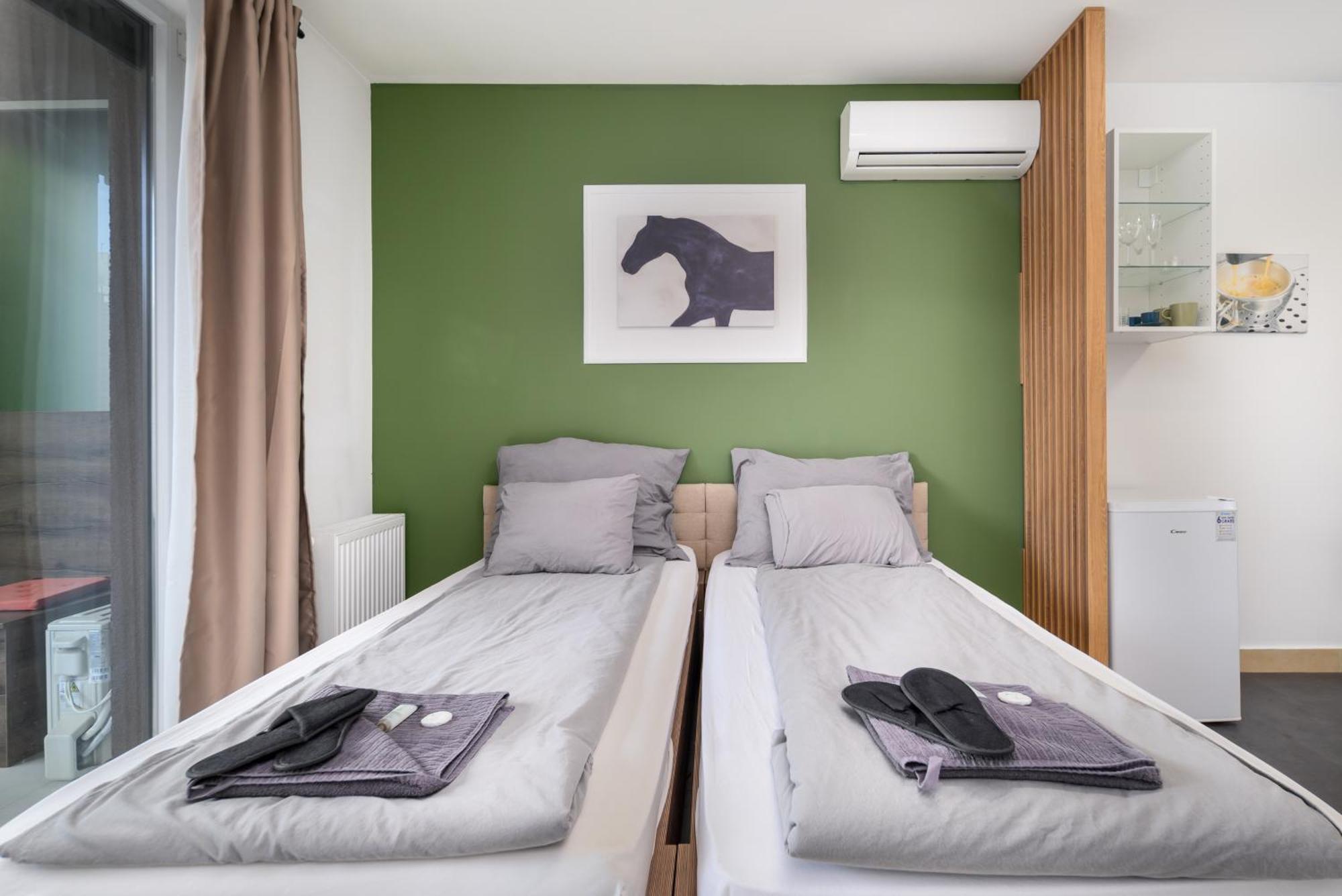 Atrium Residence Deluxe Suite-Free Parking Garage Same Building Budapest Exterior photo