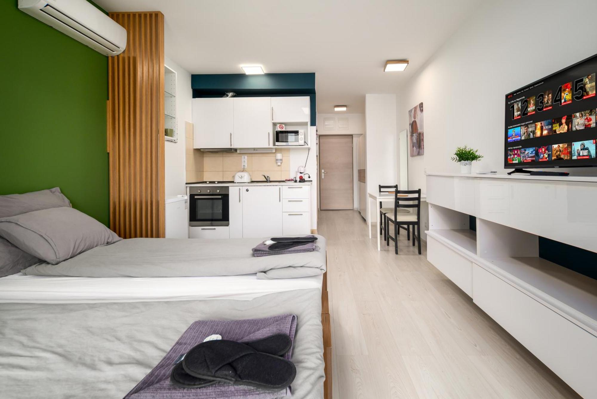 Atrium Residence Deluxe Suite-Free Parking Garage Same Building Budapest Exterior photo