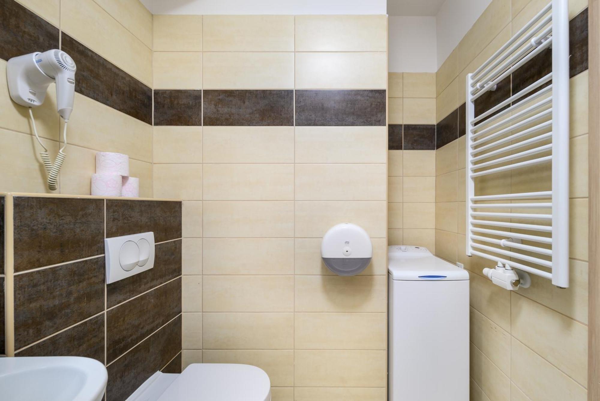 Atrium Residence Deluxe Suite-Free Parking Garage Same Building Budapest Exterior photo